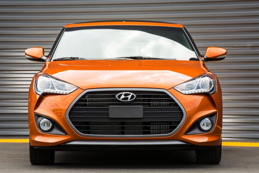  Hyundai Veloster Turbo 2015 года  (US) (фото 17 из 22)